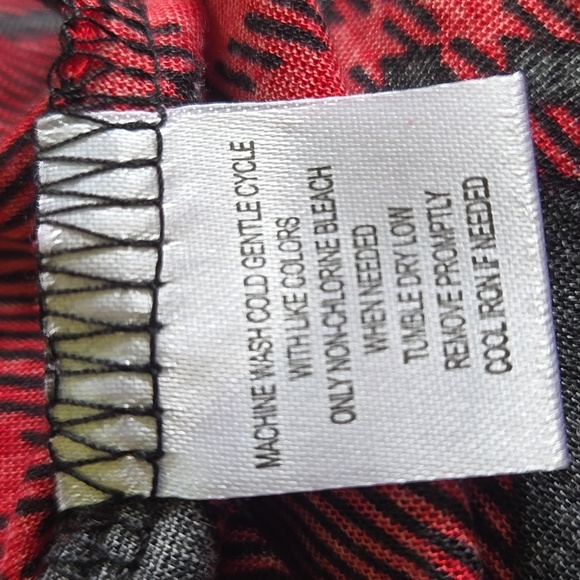 Red and Black Plaid Hooded Shirt - Picture 7 of 8